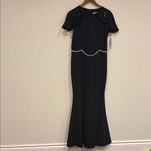 Elegant Black Evening Gown with Pearl Waist Detail